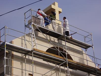 Kříž na kostele v Šumné Kříž na kostele v Šumné