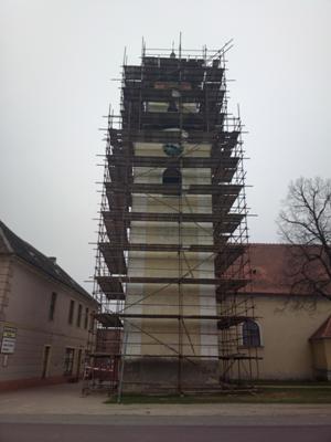 Oprava věže ve Štítarech