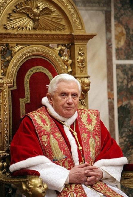 Pope Benedict XVI, Peter Nguyen, CC BY 2.0, commons...