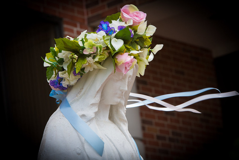 Panna Marie květnová, Roman Catholic Archdiocese of Boston, Flickr,CC BY-ND 2.0 DEED