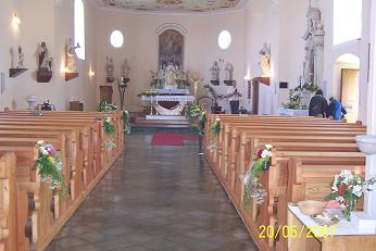 Výzdoba kostela k biřmování v Partutovicích 2007