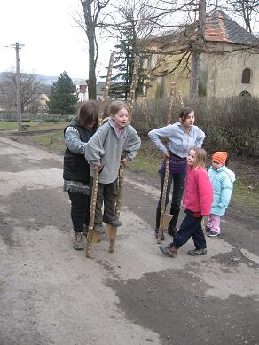 Chůze na chůdách