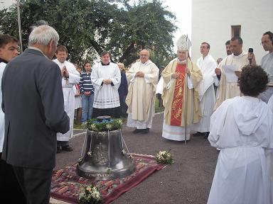 Žehnání zvonu sv. C a M