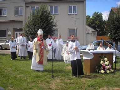 Žehnání zvonu sv. C a M