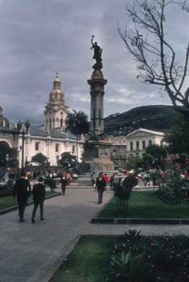 QUITO, ECUADOR, Jerrye & Roy Klotz, MD, CC BY-SA 3.0, commons.wikimedia.org