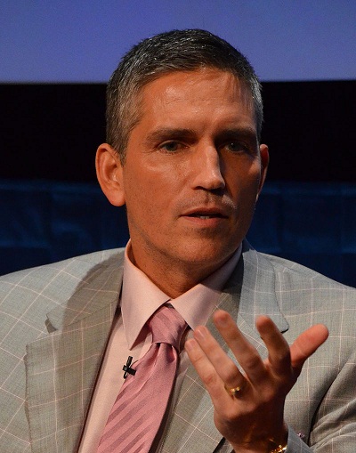 Genevieve - Jim Caviezel at Flickr.com, CC BY 2.0, https://commons.wikimedia.