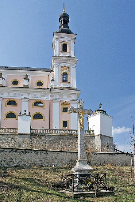 Poutní kostel Panny Marie na Chlumku v Luži, Foto: Pražák, CC BY 2.5