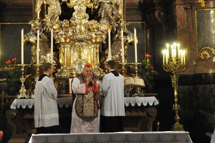 kardinál Burke v Brně, foto z rcmonitor.cz/