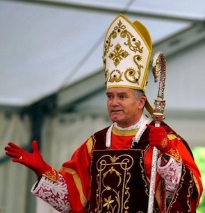 Bishop Bernard Fellay, foto: Fabrice Coffrine, CC BY-SA 4.0, cs.wikipedia.org