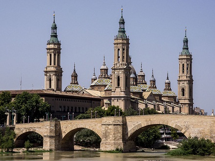 Basílica_del_Pilar, FRANCIS RAHER, CC BY 2.0, en.wikipedia