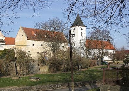 Horní Kounice - kostel a tvrz, RomanM82, cs.m.wikipedia.or