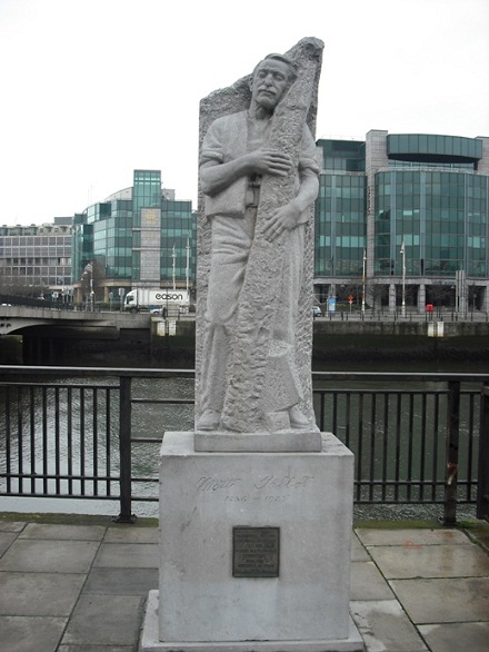 Socha Talbota nedaleko Talbotova mostu v Dublinu, Keresaspa, CC BY 3.0, en.wikipedia,