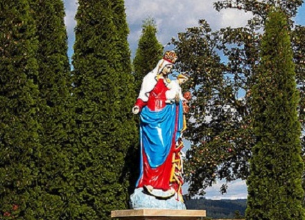 Socha Panny Marie svatohostýnské, Horní Lapač, Jiří Bureš, CC BY 3.0, cs.wiki...