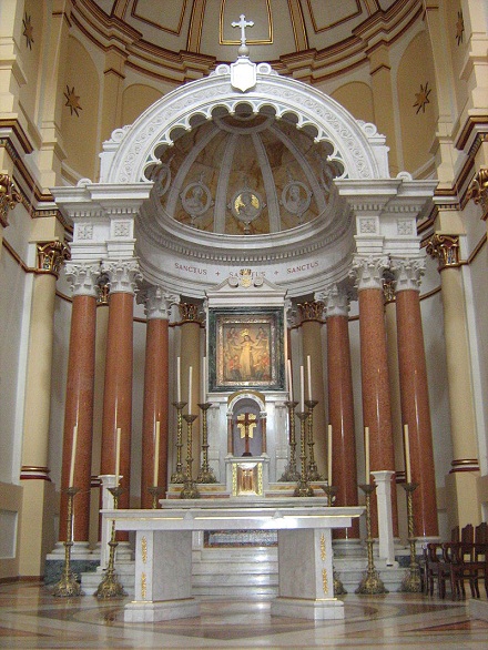 oltář baziliky Yarumal, Antioquia, Kolumbie, SajoR, CC BY-SA 2.5, en.wikipedia.org