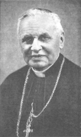 Mgr Emmanuel SUHARD, cardinal archevêque de Paris, Valleguidonensis, CC BY-SA 3.0, cs.wiki... 