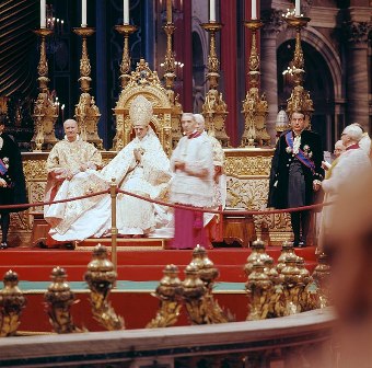 Pope Paul VI and Enrico Dante during Second Vatican Council, Lothar Wolleh, CC BY-SA 3.0, en.wikipedia.org