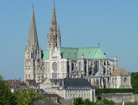 Notre Dame de Chartres, Olvr, CC BY-SA 3.0, en. wiki...