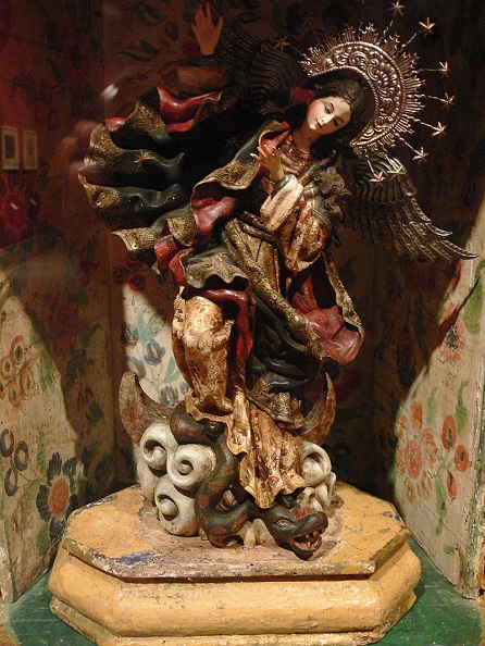 House altar with the Virgen de Quito, volné dílo, en.wikipedia.org