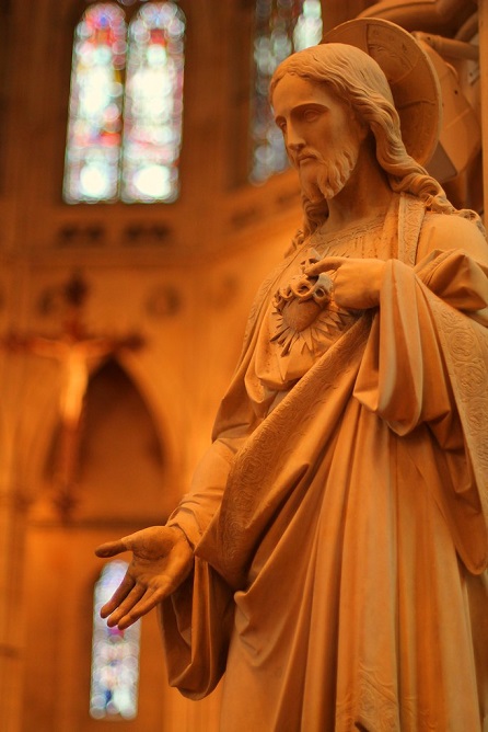 chris koven, Jesus statue, CC BY 2.0, flickr