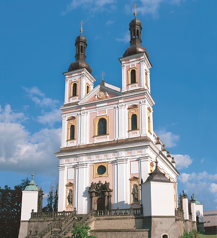 Poutní kostel na Chlumku u Luže, Jan Jankovič, CC BY-SA 3.0, commons..