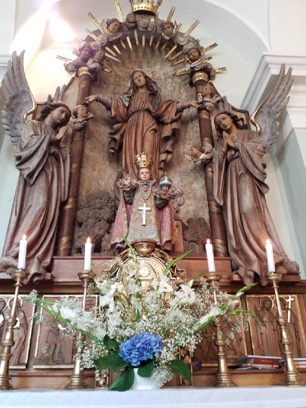Mariánský oltář - výzdoba