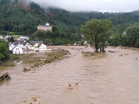 Údolí řeky Ahr v obci Altenahr, zemský okres Ahrweiler, CC0