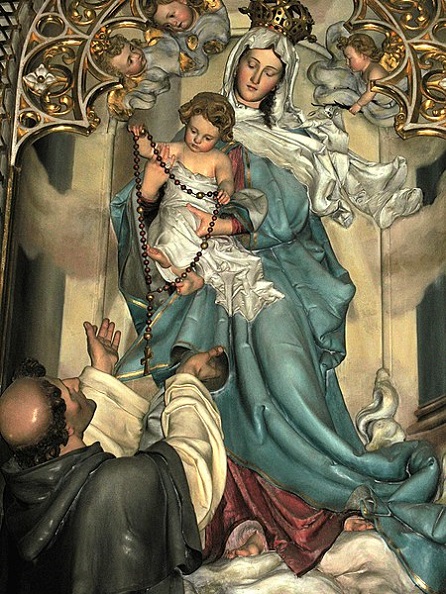 Rosary-Madonna-detail, Wolfgang Moroder, CC BY-SA 3.0, creative commons.org/