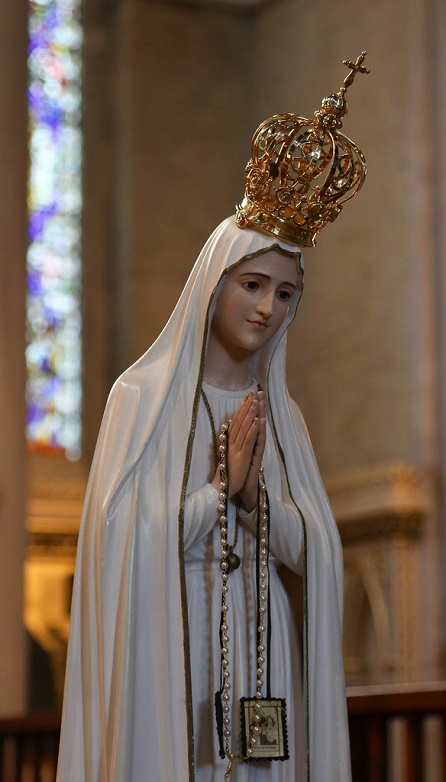 Lawrence OP, Our Lady of Fatima comes to the Rosary Shrine, CC BY-NC-ND 2.0, flicker