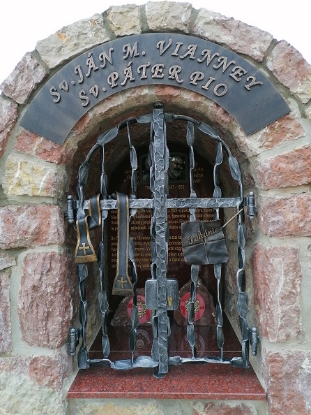 Kaple s relikviemi na hoře Butkov