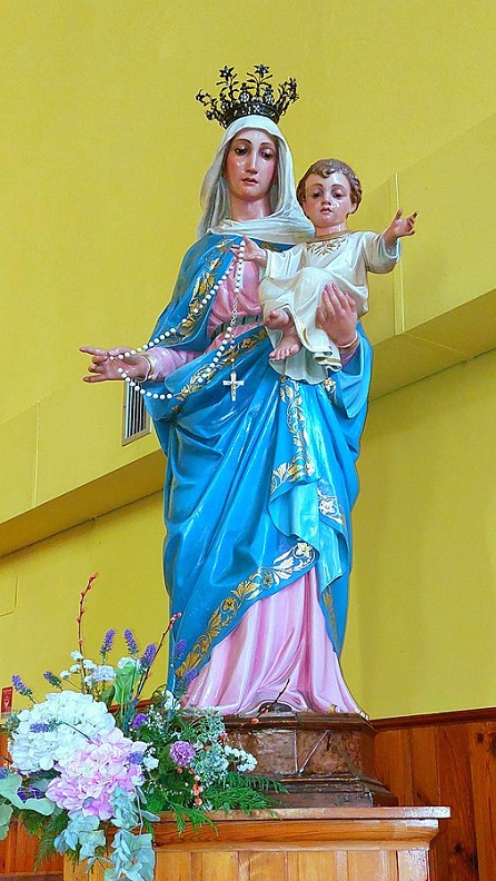 Iglesia Pio X, Mariñamansa (Virgen Rosario) Enciclopedia1993, CC BY-SA 4.0, commons...