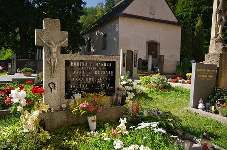 Hrob Anny Bohuslavy Tomanové, Klášterec nad Orlicí, Jiří Komárek, CC BY-SA 4.0, 