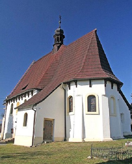 Farní kostel svatého Václava ve Mcelích, CC BY 2.5, cs.wikipedia.org/