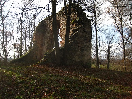 Lutová - zřícenina kostela Narození Panny Marie, MartinVeselka, CC BY-SA 4.0