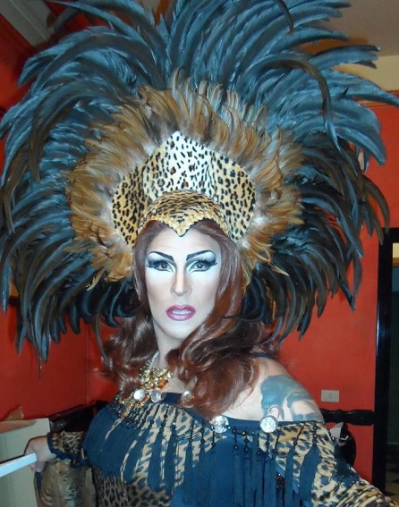 Drag queen valkiria, Ivanik71, CC BY-SA 3.0 DEED, commons...