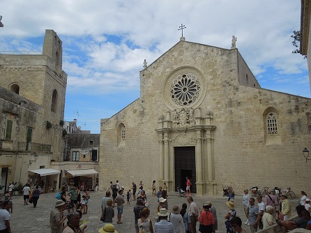 Otranto cathedral fron, Cosal, CC BY-SA 4.0, commons...