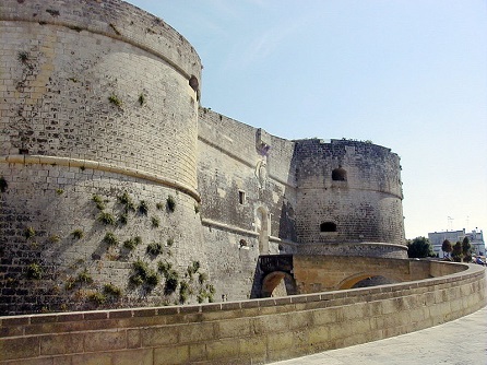 Otranto Castello, CC BY-SA 3.0, en.wikipedia.org