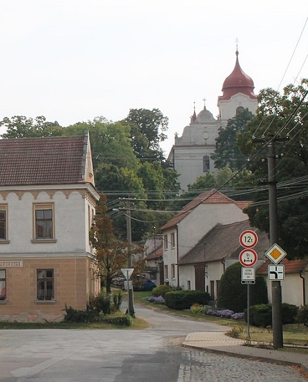 Trstěnice (náves) výřez fotky, Harold, CC BY-SA 3.0