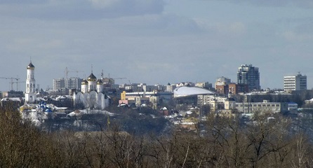 Брянск. Вид на Петровскую гору из Фокинского района, Олег Р. Вязьмитин, CC BY-SA 3.0,sk.wikipedia.org 