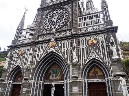 Rita Willaert "Las Lajas" sanctuary - Ipiales, CC BY-NC-SA 2.0, flickr