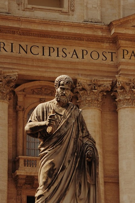 https://www.pexels.com /photo/statue-of-saint -peter