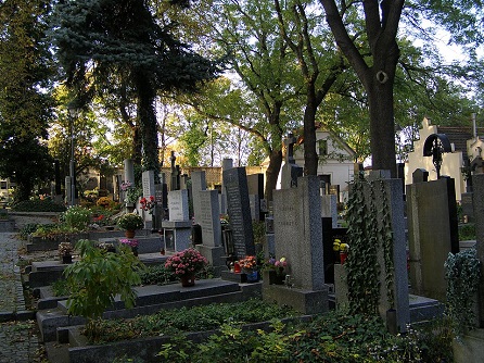 Praha, Hřbitov Šárka, Daniel Baránek, CC BY-SA 3.0, commons...