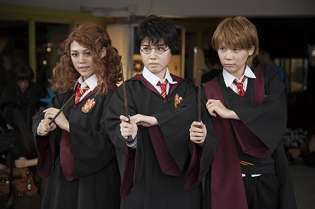 Cosplayers of Hermione Granger, Harry Potter and Ron Weasley蔡沅珅,  CC BY-SA 2.0, commons ... 