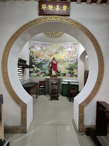 Patung Hati Kudus Yesus di Gereja Santa Maria de Fatima Toasebio, CC BY-SA 4.0, commons...