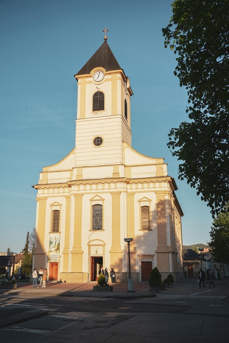 Slovenský dohovor za rodinu, kostel v Piešťanech