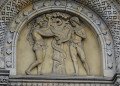 Karlínské náměstí, kostel sv. Cyrila a Metoděje, reliéf nad vstupem - Adam a Eva, ŠJů, CC BY 4.0, commons... 